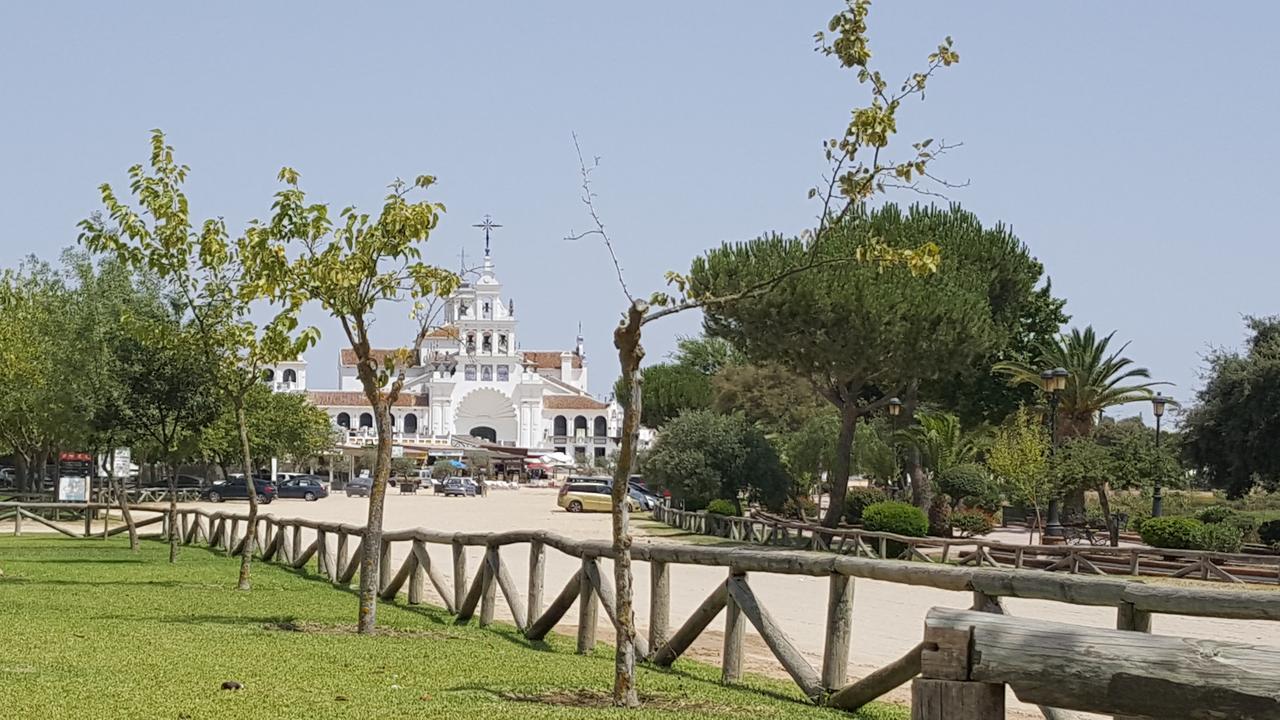 Hospedería Rural Las Buganvillas El Rocío Exterior foto